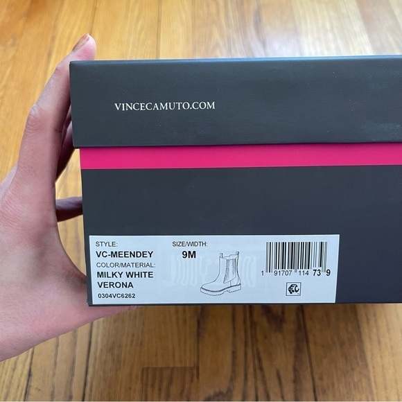 NEW Vince Camuto Meendey Chelsea Platform Studded Boot Milky White Size 9 NWT - Picture 3 of 3